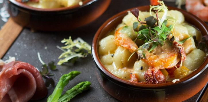 about-our-bangkok-city-hotel-bar-promotion-in-bangkok-at-wine-pub-2