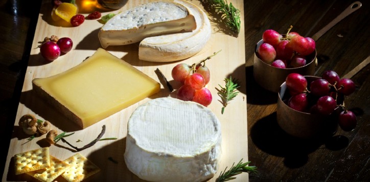 about-our-bangkok-city-hotel-best-cheese-in-bangkok-2