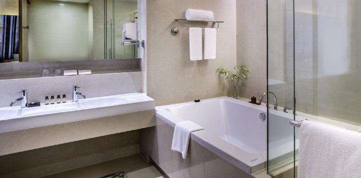 bangkok-city-hotel-suite-full-3-2