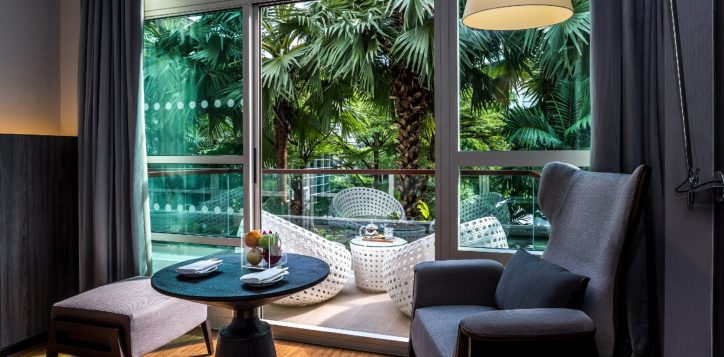 bangkok-city-hotel-deluxe-balcony-full-2-2
