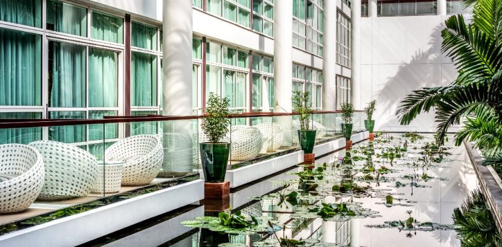 bangkok-city-hotel-deluxe-balcony-full-4-2