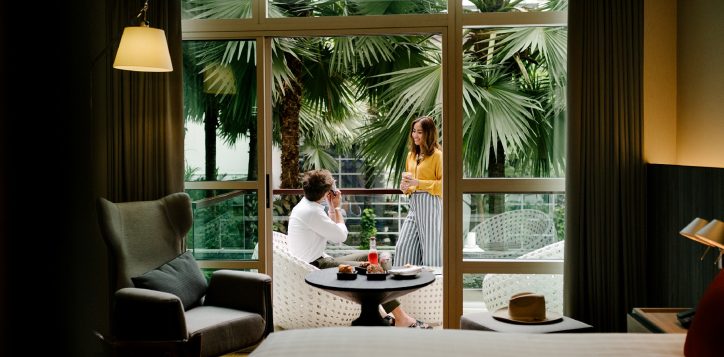 bangkok-city-hotel-deluxe-balcony-full2-2