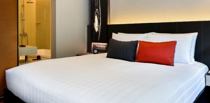 bangkok-city-hotel-deluxe-room-2