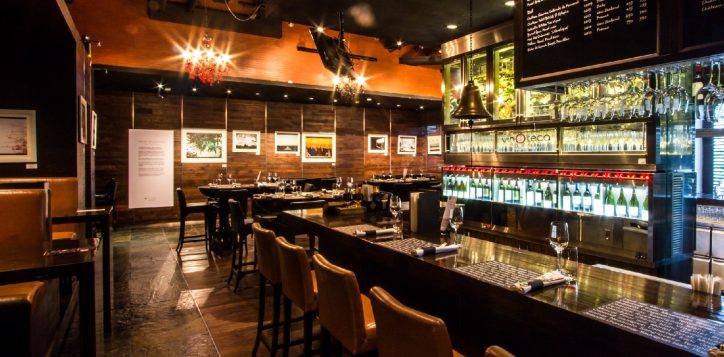 best-wine-bar-in-bangkok-full-2