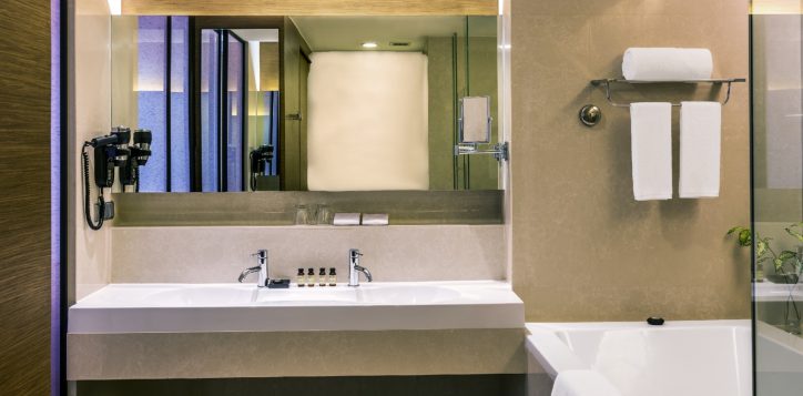 rooms-suites-suite-6-2